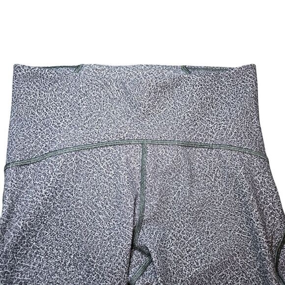 Lululemon Train Times Crop 17" - Fractal Alpine White Black - Picture 4 of 11